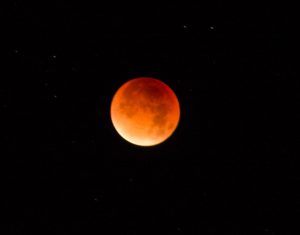 red_moon_1